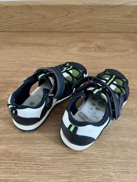 Vendo sandálias - criança ( ver descrição)