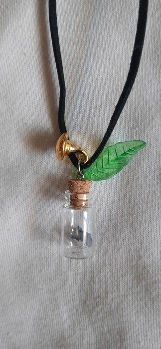 Colares misticos feitos à mão, pensados para amantes de natureza e magia.