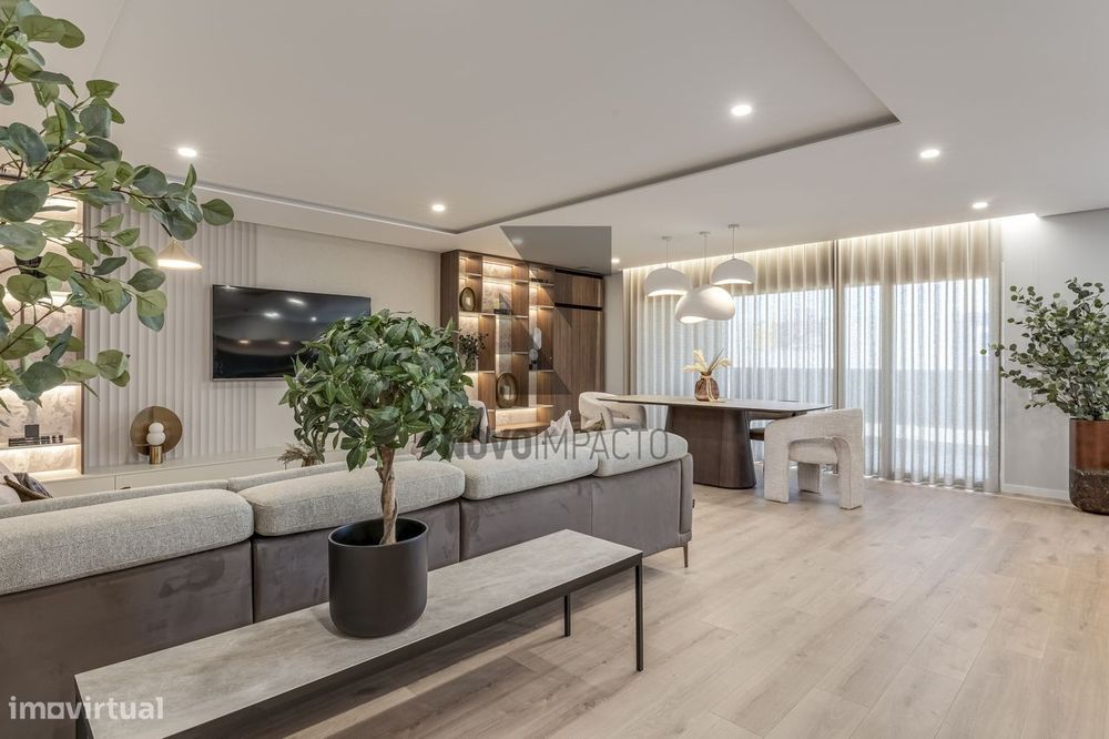 T4 Duplex Premium com 2 Boxes e Terraços de 50 m² | Portas da Cidad...