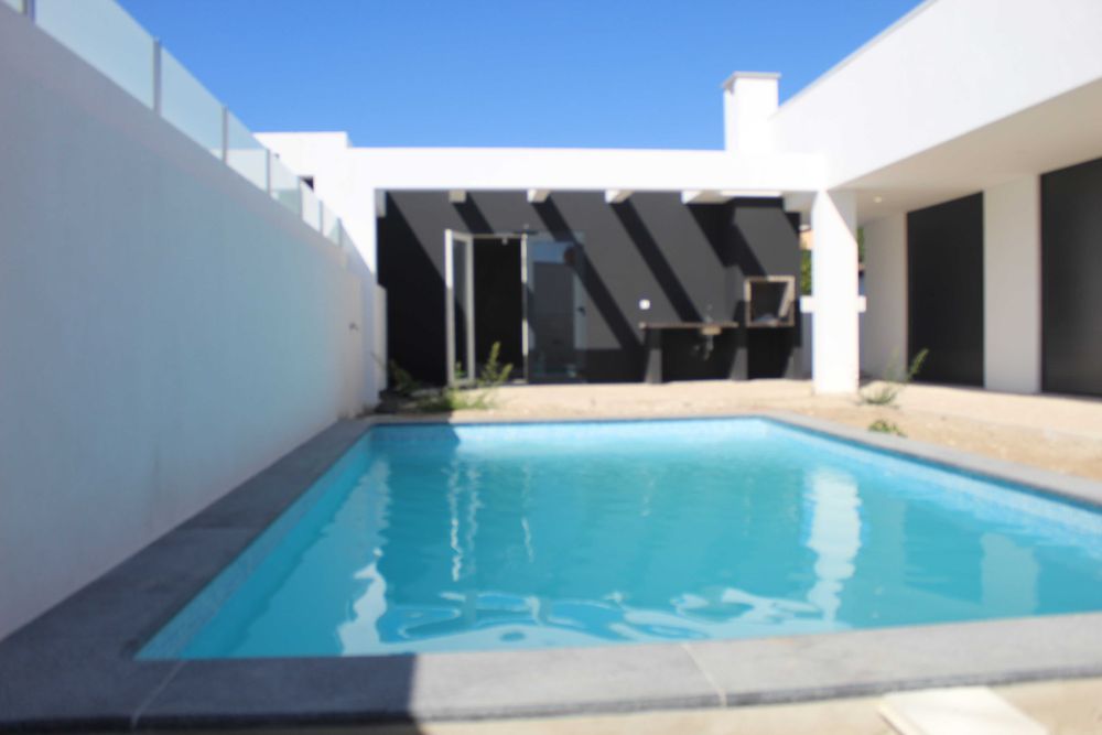 Vende-se Moradia Isolada  T4 com Piscina