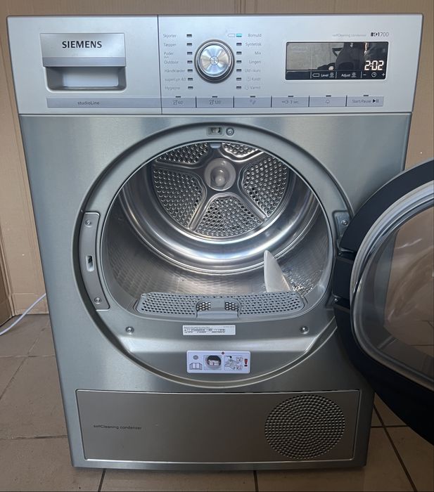 Сушка сірий металік сушильная машина Siemens IQ700 тепловий насос ідеальний стан компресорна