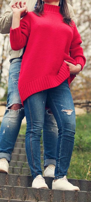 Sweter długi czerwony półgolf