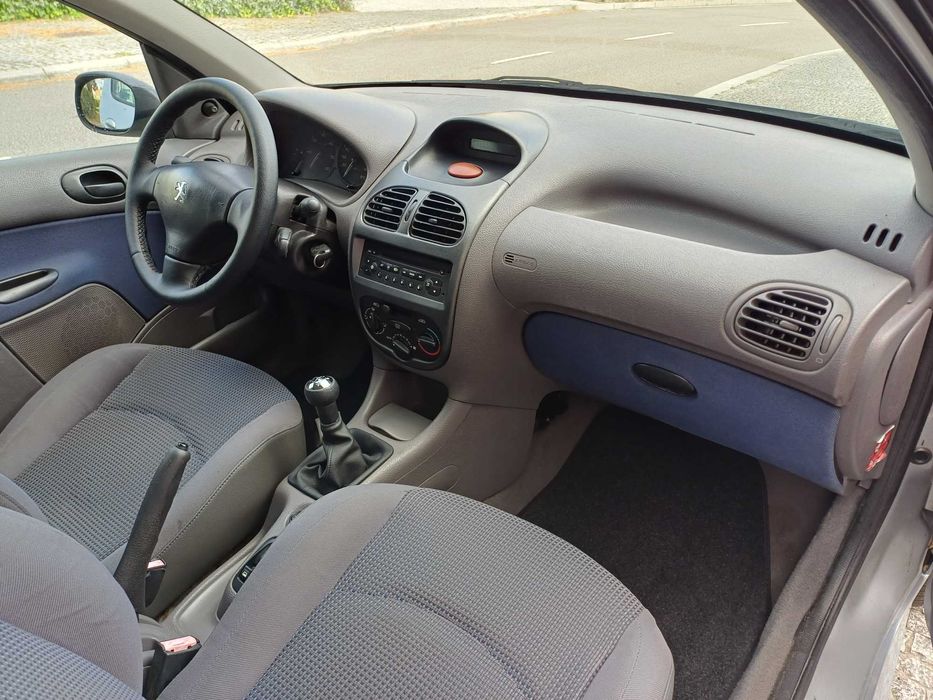 Peugeot 206 1.1 gasolina impecável