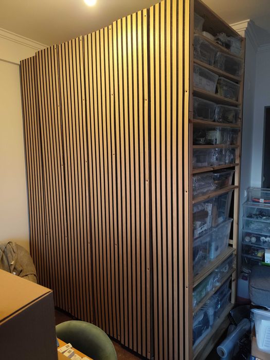 Estantes IKEA IVAR com ripado lateral decorativo