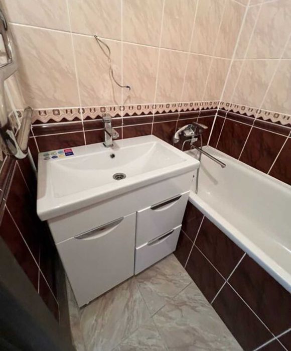(3) Продам 2-кімнатну квартиру на Замості 1736