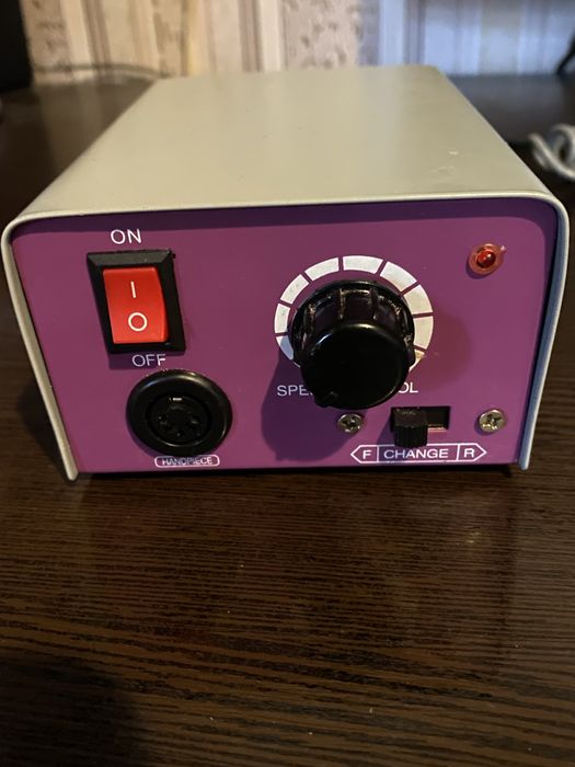 Фрезер для манікюру і педикюру.