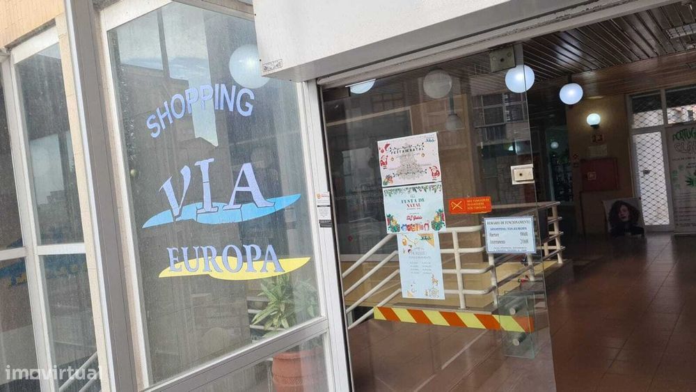 Loja em espaço comercial