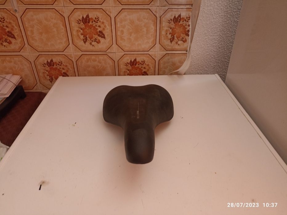 Vários selins para venda