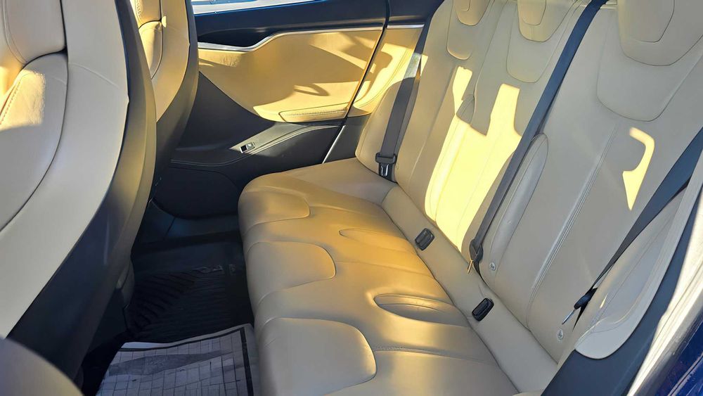 Tesla Model S 100D      2017