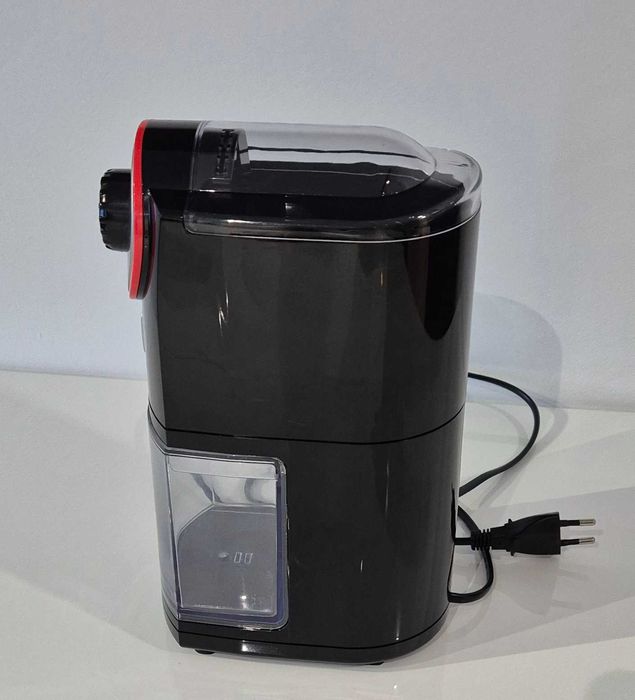 Zestaw: Ekspres De'Longhi Dedica EC 685 + Młynek Melitta Molino