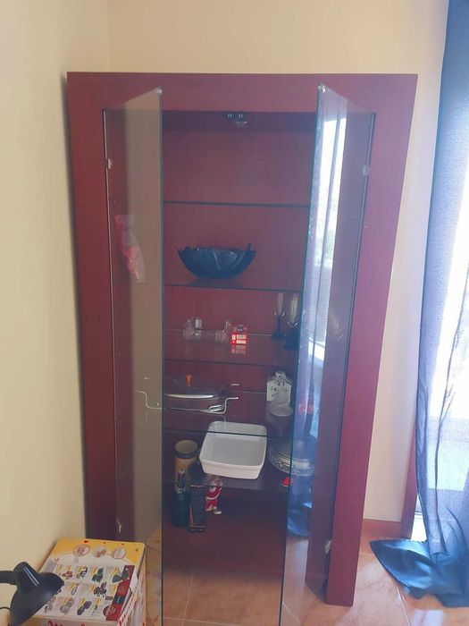 Móvel de sala de jantar em madeira