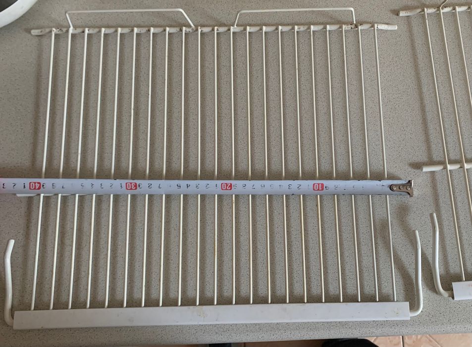 Полочки на холодильник Зануссі