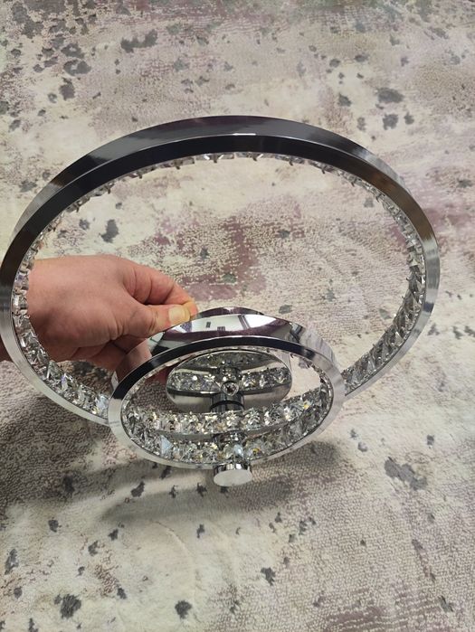 Лед люстра на стелю