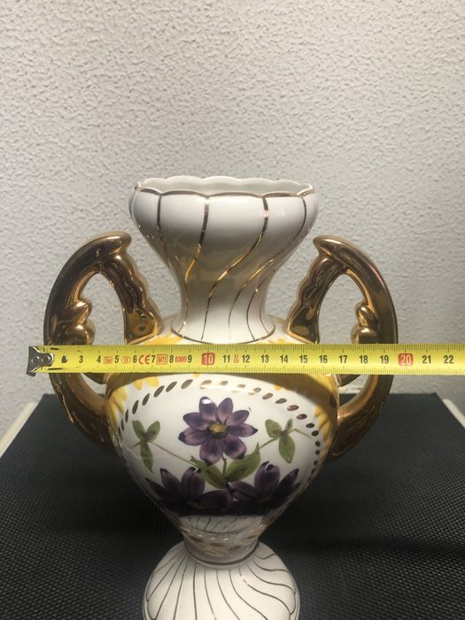 Jarra antiga em porcelana numerada
