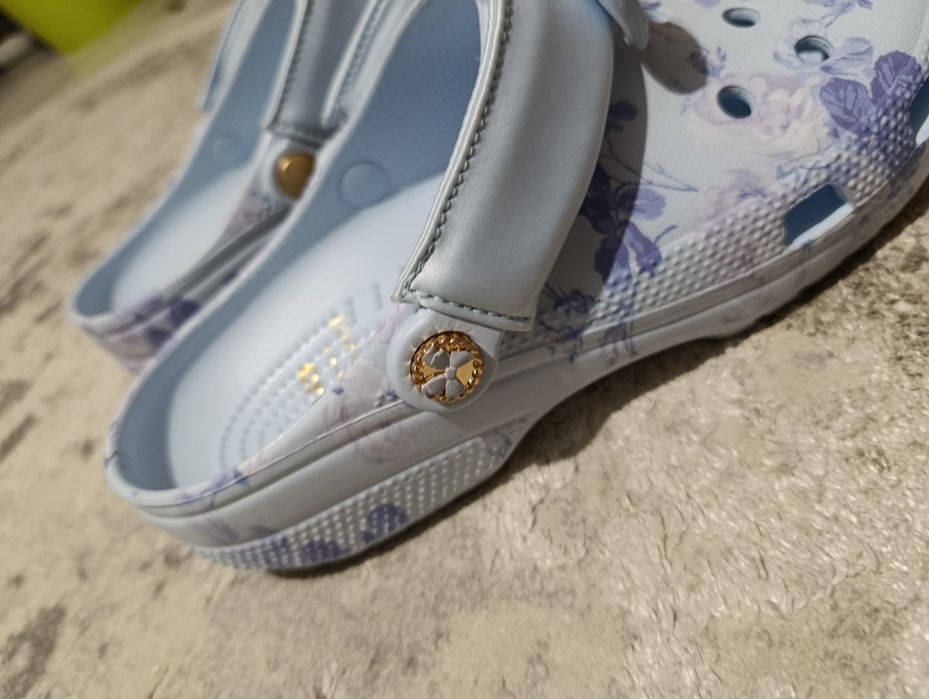 Crocs оригінальні