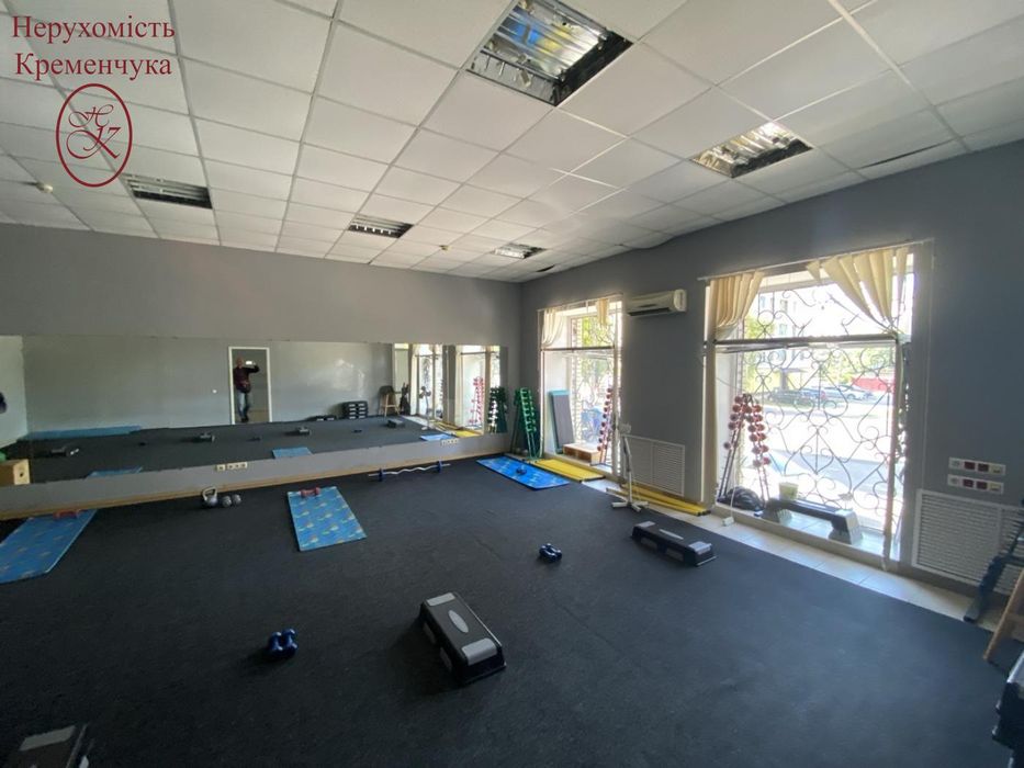 Продаж комерційного приміщення фасадна лінія центр