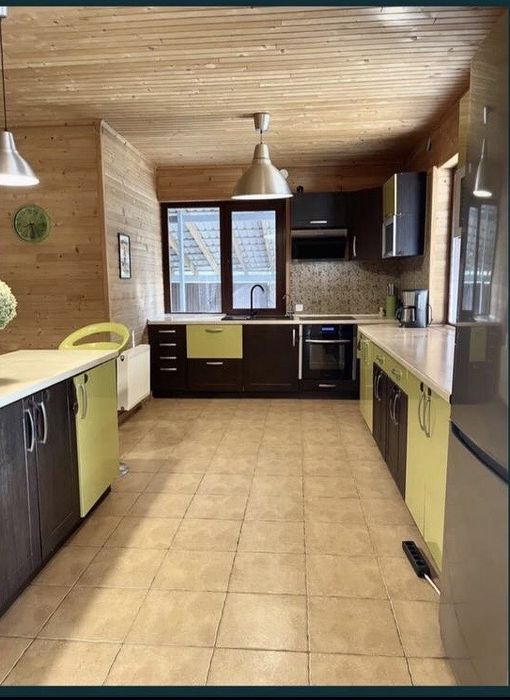 Здається у подобову або довгострокову аренду заміський будинок