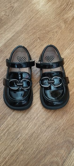 Лофери туфлі 26 р. лакові