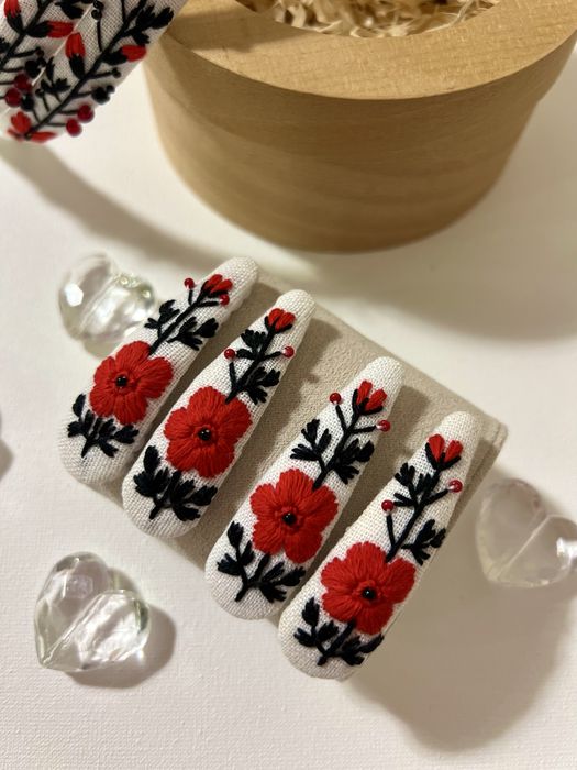 Вишиті набори в українському стилі ідея подарунку