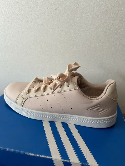 Buty pudrowy róz - umbro