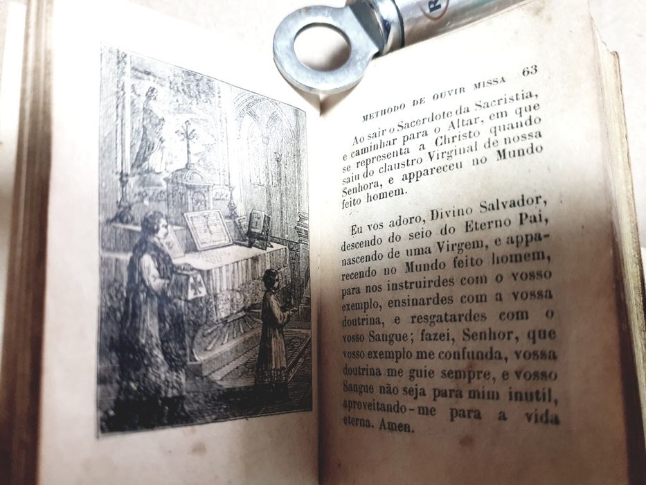 Antigo manual da Missa e da confissão com linda capa em celuloíde