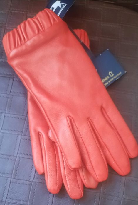 Шкіряні перчаткі.