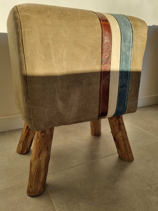 puf w stylu man cave / loft