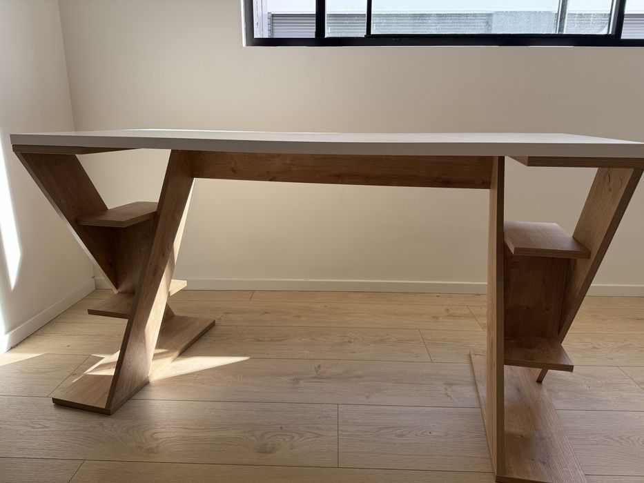 Secretária elegante branca/madeira