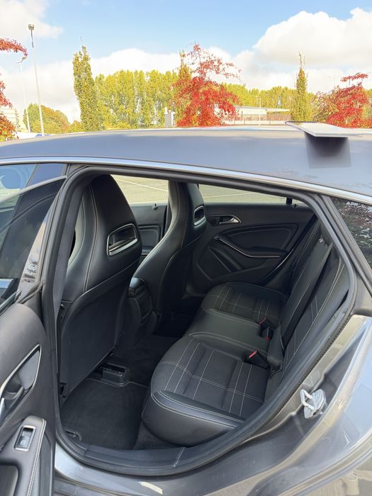 **Como Nova**Revisoes na marca**Mercedes-Benz CLA 180 Shooting Brake Urban | Gasolina | 110.000 km