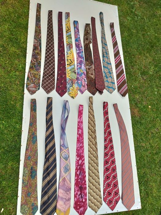 Krawat męski komplet 32 sztuki