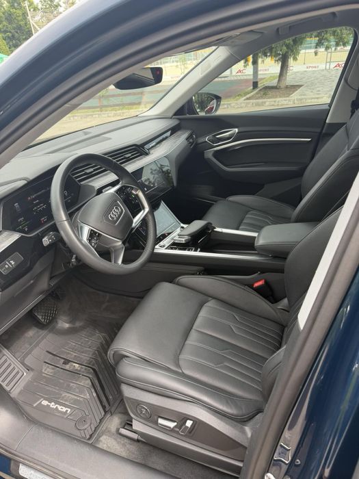 Audi e-tron 2020 VIN WA1VAAGE3MB018118 фото оголошення 7 з 8