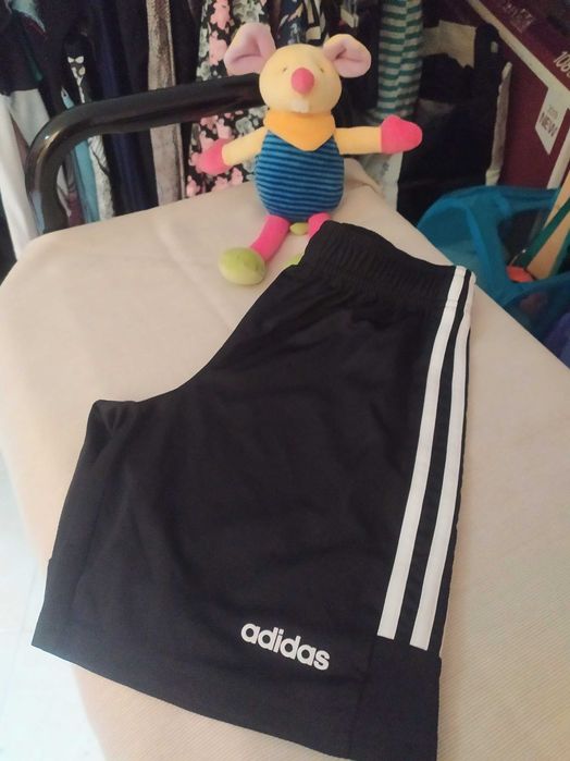 Calções Adidas como novos 10 anos - 8€