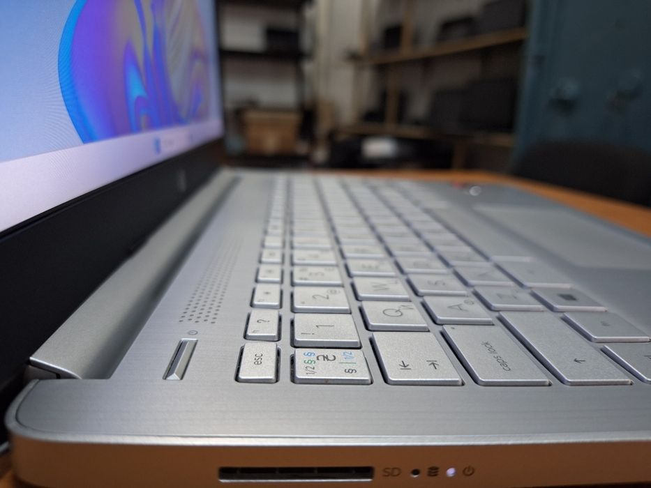 HP 14s-fq0053no HexaCore AMD Ryzen 5 4500U DDR4 16Gb SSD 512Gb