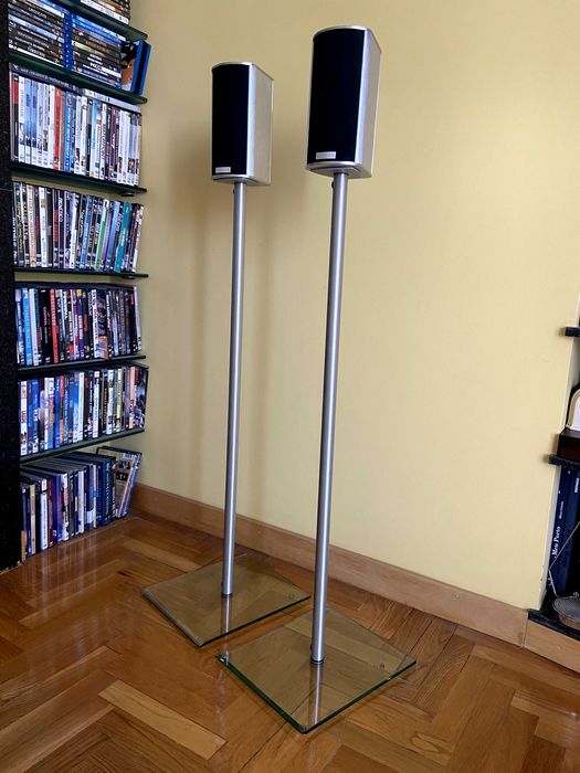 Colunas posteriores PIEGA S 3 SAT + 2x Base de apoio SPECTRAL