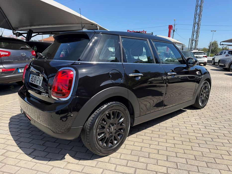 MINI 5-Door Cooper Automatic497615945535344643