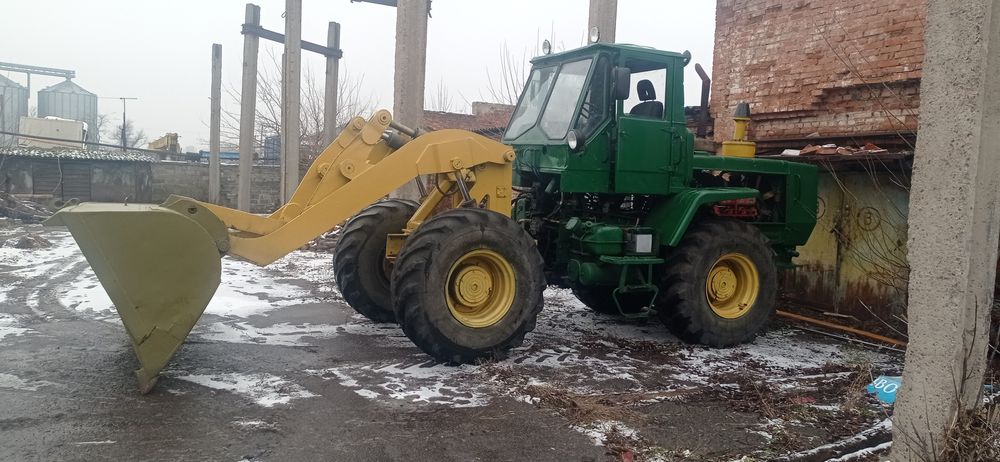 Продам фронтальний навантажувач трактор Т-156