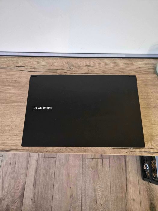 Laptop Gamingowy GIGABYTE G7KE
