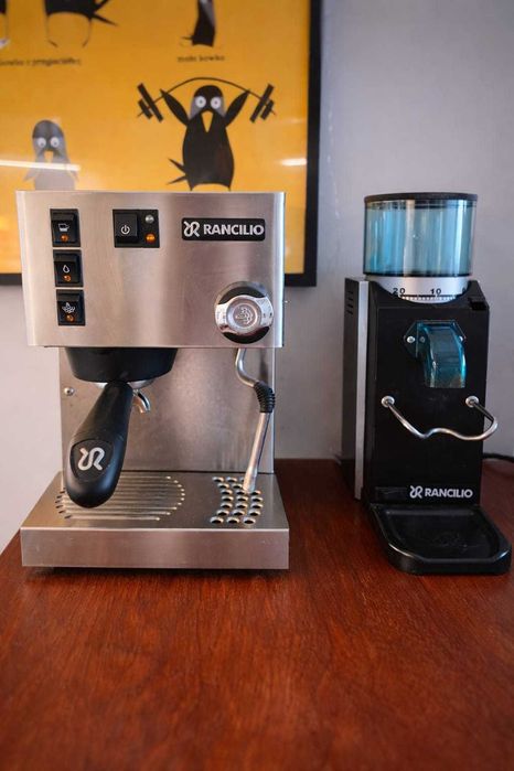 Ekspres do kawy Rancilio Silvia i młynek Rocky