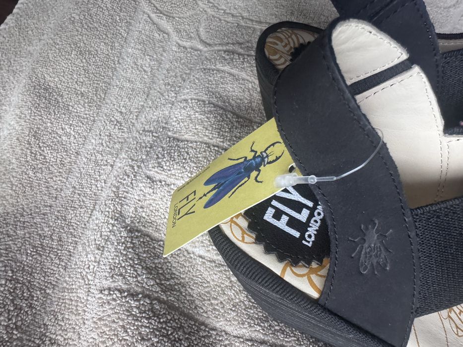 Sandalias Fly London