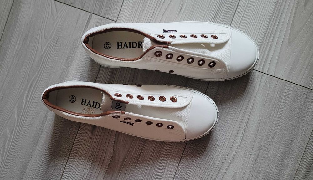 Białe męskie trampki