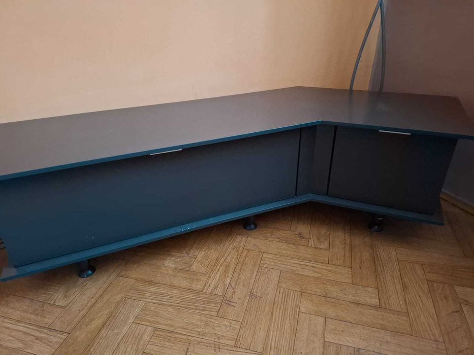 Mała szafka, komoda narożnikowa