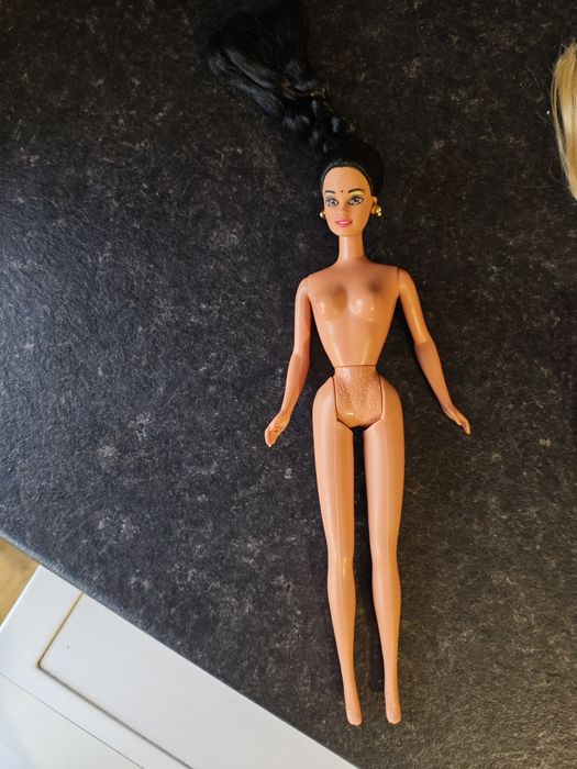 Três Bonecas Vintage Barbie e Sindy