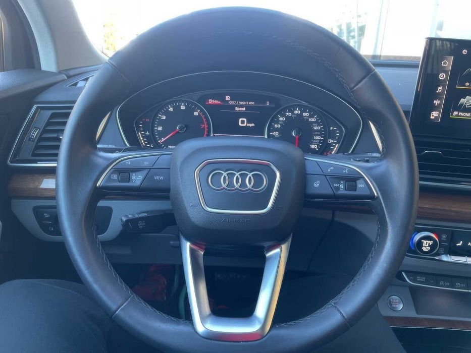 Audi Q5      2022