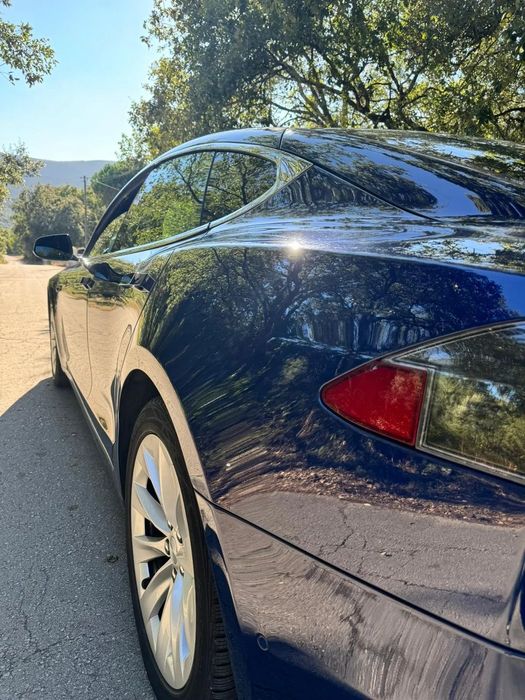 Tesla Model S64717295340674124