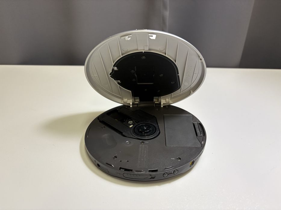 Продается CD player Sony CD Walkman G Protection Model D -EJ 109