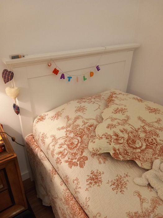 Cama de Solteiro Lacada - IMPECÁVEL