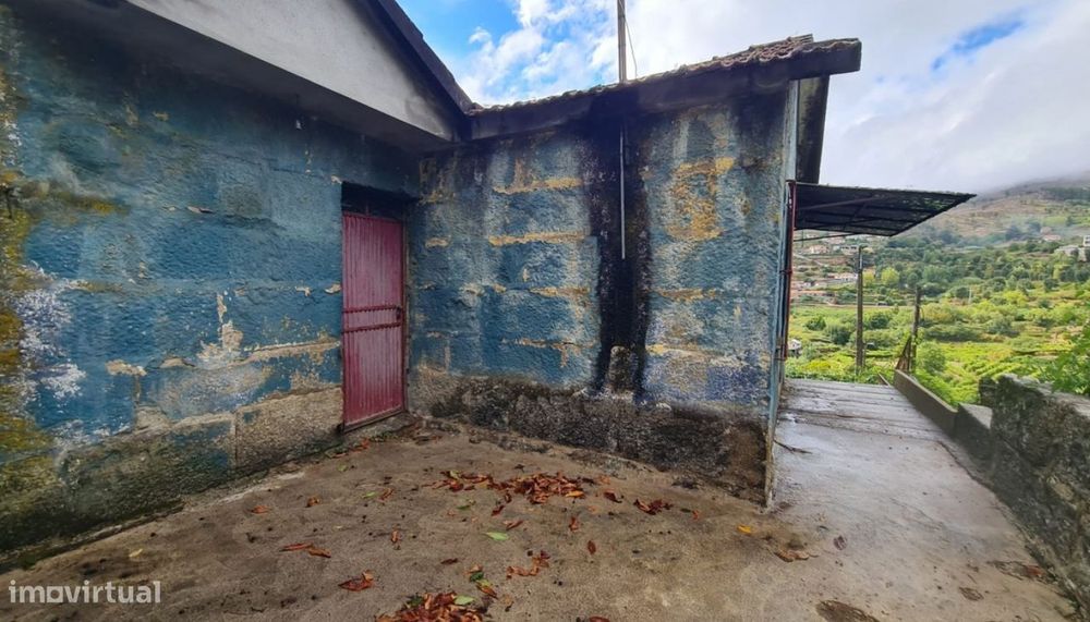 Venda Moradia para restauro, Gestaçô, Baião