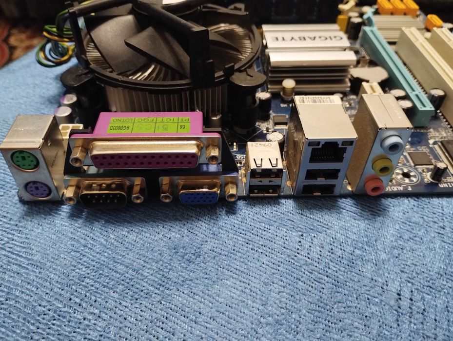 intel Xeon E5420 4 ядра + материнская плата + 4 гига + cooler