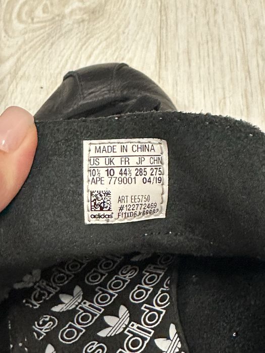 Кросівки Adidas Lacombe