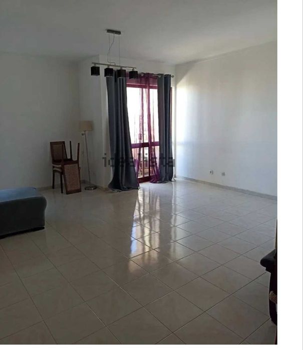 Apartamento T2 nas Gambelas para alugar longa duração